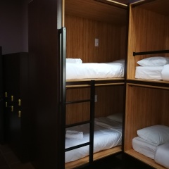 Хостел V&M sleepbox Кровать в общем номере с двухъярусными кроватями