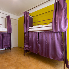 Home Hostel Кровать в общем номере с двухъярусными кроватями