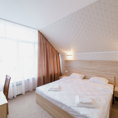 Гостиница Balmont 2* Улучшенный номер с двуспальной кроватью фото 3