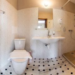Гостиница "Дача "Дриада" в Гурзуфе 4 отзыва об отеле, цены и фото номеров - забронировать гостиницу "Дача "Дриада" онлайн Гурзуф ванная