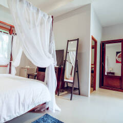 Отель Villa Laguna Phuket 4* Улучшенный номер с различными типами кроватей фото 9