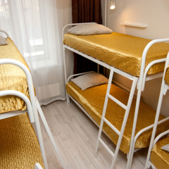 Гостиница Avrora Centr Guest House Кровать в женском общем номере с двухъярусной кроватью