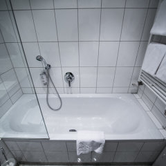 Am Augustinerplatz Германия, Кёльн - отзывы, цены и фото номеров - забронировать отель Am Augustinerplatz онлайн ванная фото 2