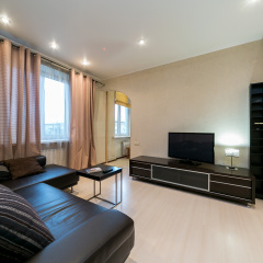 Гостиница MaxRealty24 Строителей 3 комната для гостей фото 2