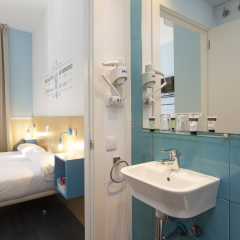 Ramblas by Pillow Hostel - Adults only Стандартный номер с различными типами кроватей фото 6