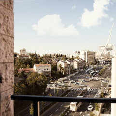 Jerusalem Gardens Hotel & Spa Израиль, Иерусалим - 8 отзывов об отеле, цены и фото номеров - забронировать отель Jerusalem Gardens Hotel & Spa онлайн балкон