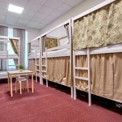 и Хостел Centeral Hotel & Hostel Кровать в общем номере с двухъярусными кроватями