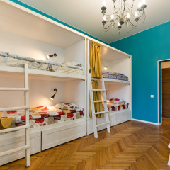 Hostel Moroshka Кровать в общем номере с двухъярусной кроватью