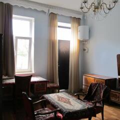 Отель Хостел Artush & Raisa B&B Армения, Гюмри - отзывы, цены и фото номеров - забронировать отель Хостел Artush & Raisa B&B онлайн комната для гостей фото 2