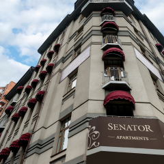 Апартаменты Senator Victory Square вид на фасад фото 3