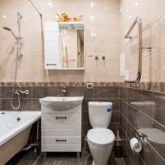 Апартаменты в новом доме у Вокзала в Барнауле 5 отзывов об отеле, цены и фото номеров - забронировать гостиницу в новом доме у Вокзала онлайн Барнаул ванная фото 3