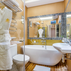 IMPERIAL Hotel & Restaurant 5* Улучшенный номер фото 7