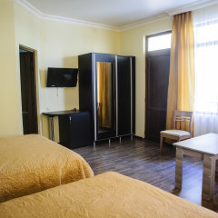 Отель Chveni Ezo Грузия, Кобулети - 1 отзыв об отеле, цены и фото номеров - забронировать отель Chveni Ezo онлайн комната для гостей фото 4