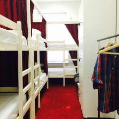 и Хостел Centeral Hotel & Hostel Кровать в мужском общем номере с двухъярусными кроватями фото 3