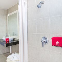 Отель ZEN Rooms Chaofa East Road ванная фото 4