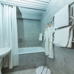 Гостиница Alean Family Resort & SPA Riviera 4* Стандартный семейный номер с разными типами кроватей фото 8