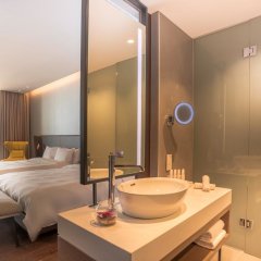 Radisson Blu Hotel, Larnaca in Larnaca, Cyprus from 261$, photos, reviews - zenhotels.com bathroom