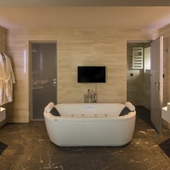 BERD'S Design Hotel Молдавия, Кишинёв - 2 отзыва об отеле, цены и фото номеров - забронировать отель BERD'S Design Hotel онлайн ванная