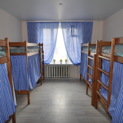 Hostel Dobryij Кровать в мужском общем номере с двухъярусной кроватью