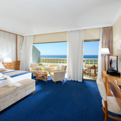 Constantinou Bros Athena Royal Beach Кипр, Героскипу - 1 отзыв об отеле, цены и фото номеров - забронировать отель Constantinou Bros Athena Royal Beach онлайн комната для гостей фото 8