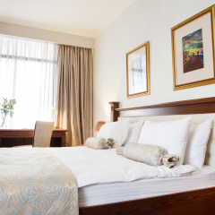 Laerton Hotel Tbilisi 4* Улучшенный номер с двуспальной кроватью фото 5