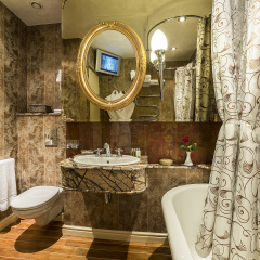 IMPERIAL Hotel & Restaurant 5* Улучшенный номер фото 6