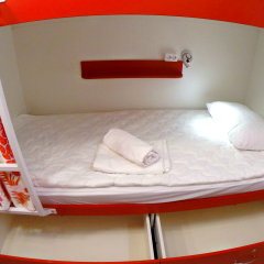 Гостиница HQ Hostelberry Кровать в общем номере с двухъярусной кроватью фото 30