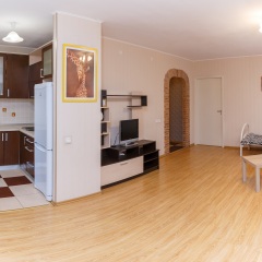 Гостиница KarjalaHome на Варламова 35 в Петрозаводске отзывы, цены и фото номеров - забронировать гостиницу KarjalaHome на Варламова 35 онлайн Петрозаводск комната для гостей фото 4
