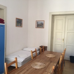 Hostel Rosemary Кровать в общем номере с двухъярусной кроватью