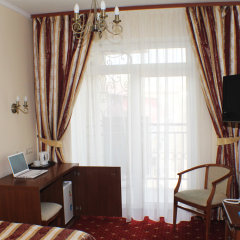 Гостиница Версаль в Хабаровске 4 отзыва об отеле, цены и фото номеров - забронировать гостиницу Версаль онлайн Хабаровск удобства в номере