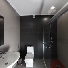 Гостиница Локация в Краснодаре 3 отзыва об отеле, цены и фото номеров - забронировать гостиницу Локация онлайн Краснодар ванная фото 2
