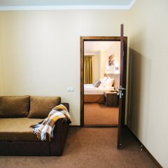 Гостиница Hemingway в Краснодаре 10 отзывов об отеле, цены и фото номеров - забронировать гостиницу Hemingway онлайн Краснодар комната для гостей фото 3