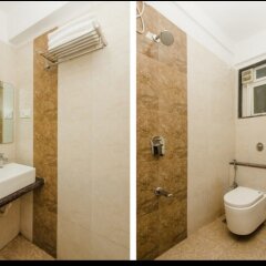 Bluebells Hotel in Mumbai, India from 71$, photos, reviews - zenhotels.com bathroom