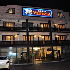 Venezia в Симферополе - забронировать гостиницу Venezia, цены и фото номеров Симферополь вид на фасад