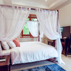 Отель Villa Laguna Phuket 4* Улучшенный номер с различными типами кроватей