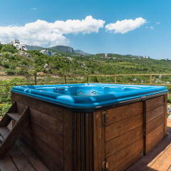 Гостиница Spa-Отель Флора в Утёсе 4 отзыва об отеле, цены и фото номеров - забронировать гостиницу Spa-Отель Флора онлайн Утёс бассейн