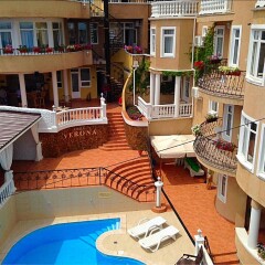 Гостиница Вилла Верона в Утёсе 6 отзывов об отеле, цены и фото номеров - забронировать гостиницу Вилла Верона онлайн Утёс балкон