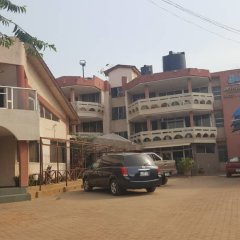 Larbi-Duodu Hotel in Accra, Ghana from 99$, photos, reviews - zenhotels.com parking photo 3