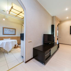 Гостиница MaxRealty24 Строителей 3 комната для гостей фото 4