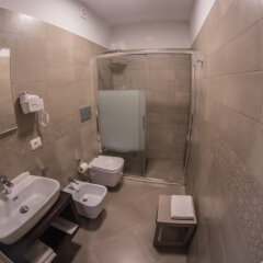 8 Room Hotel in Catania, Italy from 103$, photos, reviews - zenhotels.com bathroom