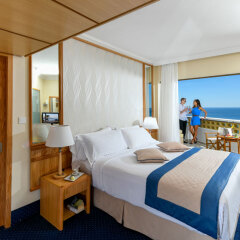 Constantinou Bros Athena Royal Beach Кипр, Героскипу - 1 отзыв об отеле, цены и фото номеров - забронировать отель Constantinou Bros Athena Royal Beach онлайн комната для гостей фото 2