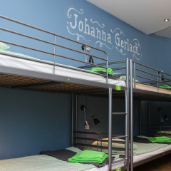 Хостел Amalienau Hostel&Apartments Кровать в общем номере с двухъярусными кроватями фото 6