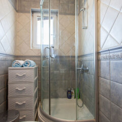 Udivitelnaya Kvartira Apartments in Ohrid, Macedonia from 53$, photos, reviews - zenhotels.com bathroom