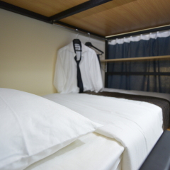 Отель Backpacker 16 Accommodation Кровать в мужском общем номере с двухъярусной кроватью фото 5