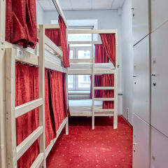 и Хостел Centeral Hotel & Hostel Кровать в общем номере с двухъярусными кроватями фото 5
