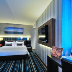 Отель The Continent Bangkok by Compass Hospitality 4* Улучшенный номер с различными типами кроватей