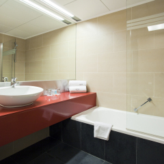 Отель ILUNION Barcelona 4* Стандартный номер с различными типами кроватей фото 3