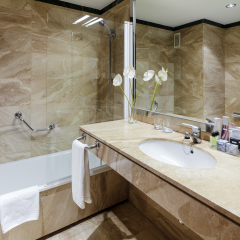 Отель H10 Itaca 4* Улучшенный номер с различными типами кроватей фото 3