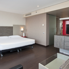Отель ILUNION Barcelona 4* Полулюкс с различными типами кроватей