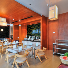 The ASHLEE Heights Patong Hotel & Suites питание фото 2